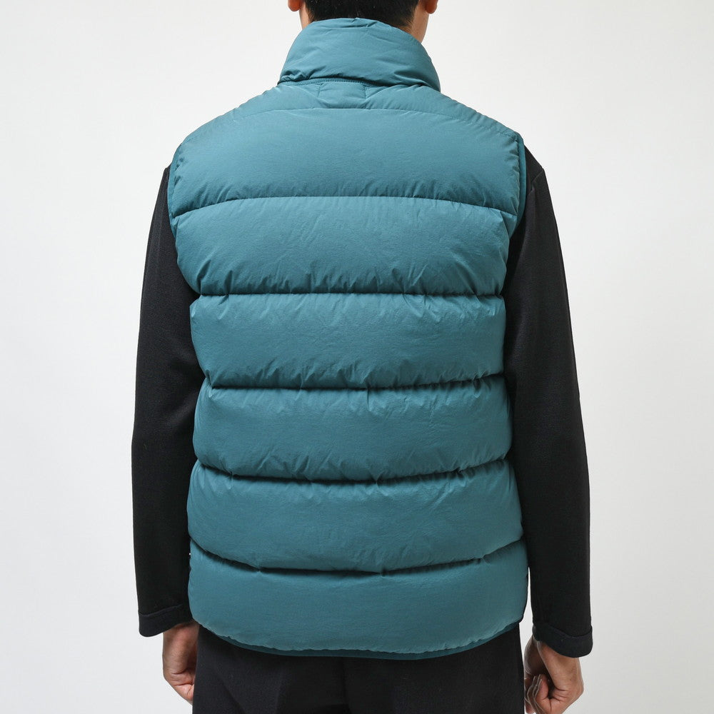 STONE ISLAND(ストーンアイランド) ガーメントダイシームレスダウンベスト 79-15G-14-28