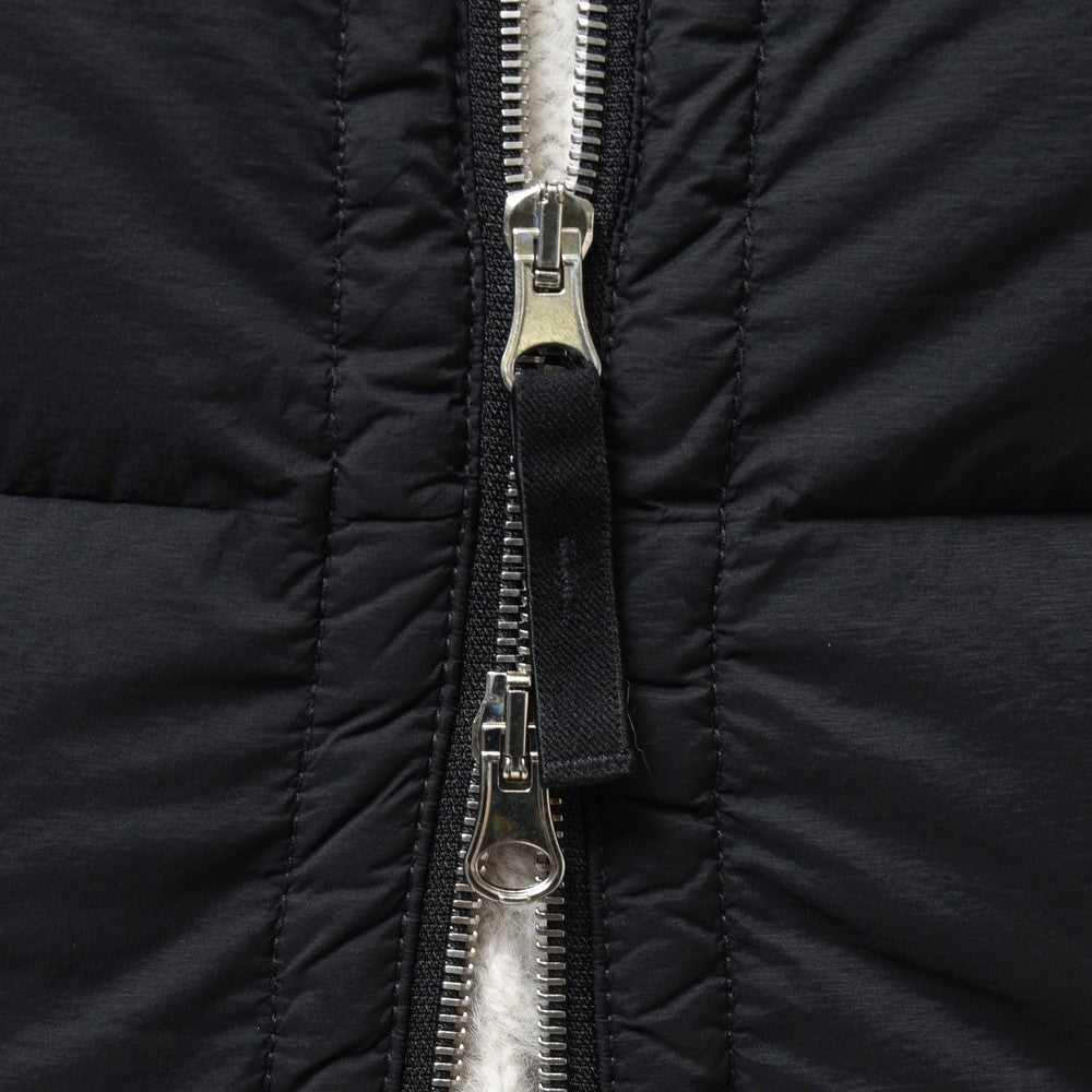 STONE ISLAND(ストーンアイランド) ガーメントダイシームレスダウンベスト 79-15G-14-28