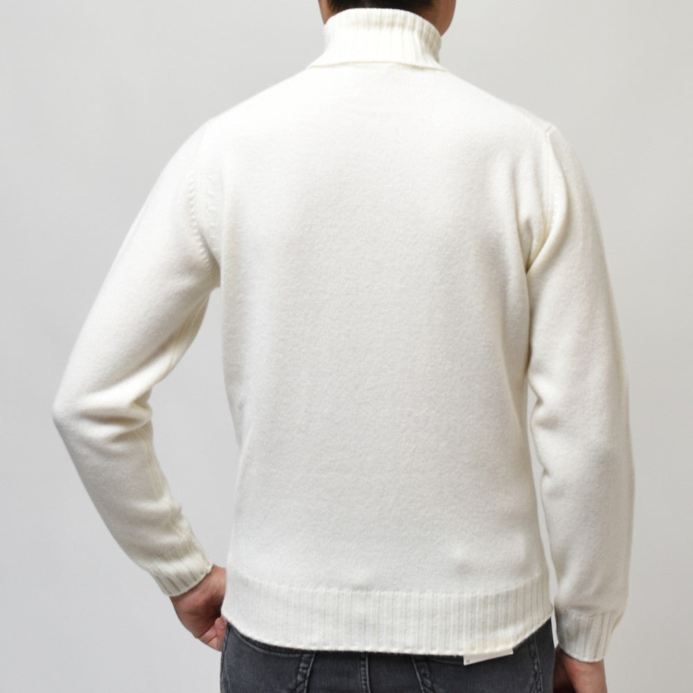 FILIPPO DE LAURENTIIS(フィリッポ デ ローレンティス) 7ゲージウールカシミアタートルネックニット DV3ML35