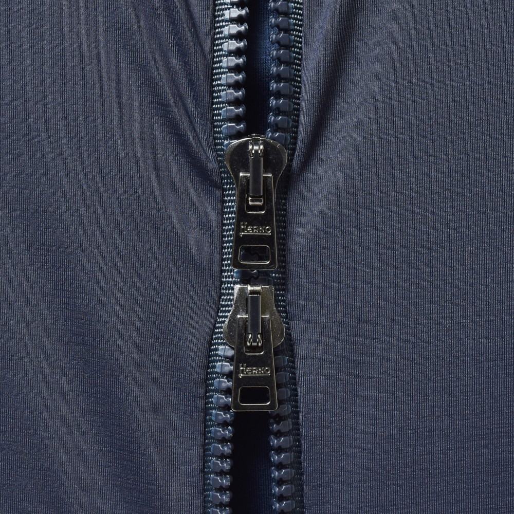 HERNO(ヘルノ) ストレッチナイロンジャージジップフーディー JC000038U-12588S