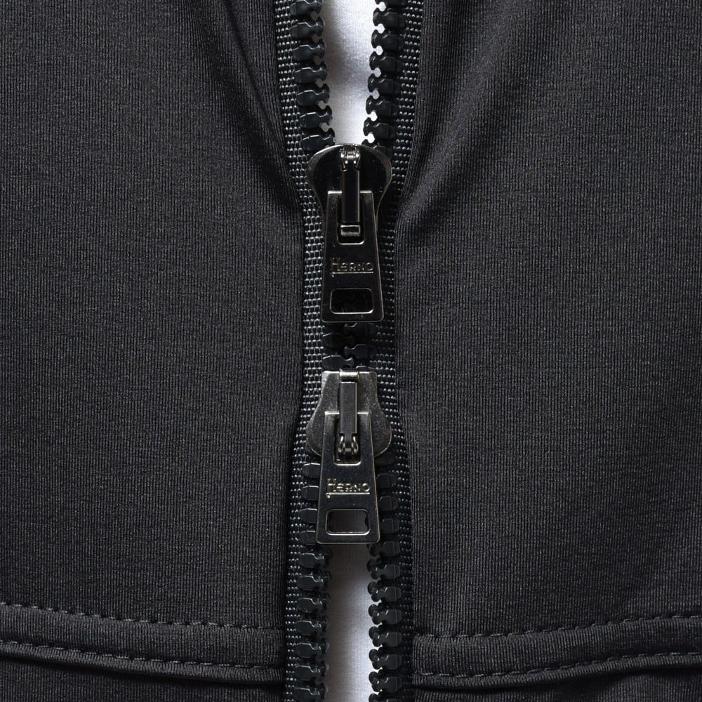 HERNO(ヘルノ) ストレッチナイロンジャージジップフーディー JC000038U-12588S