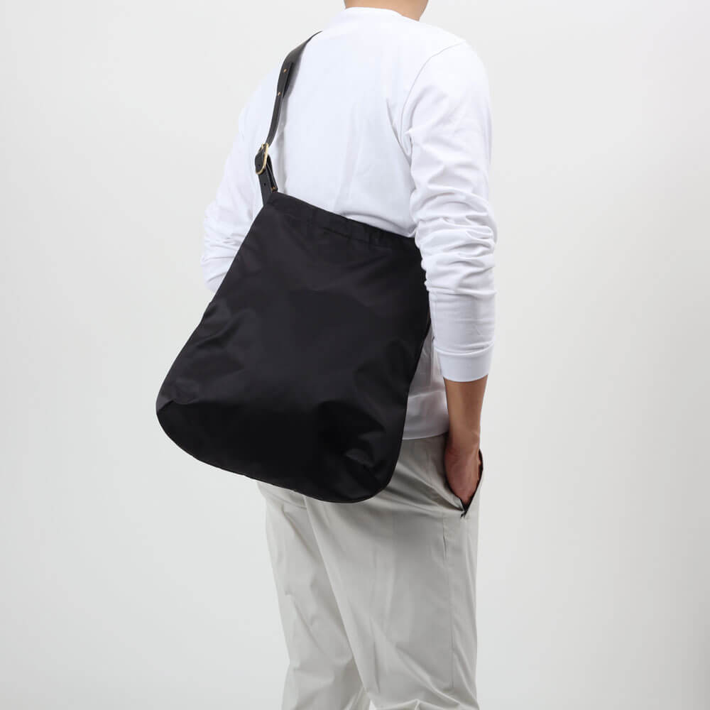 テクネ / ナイロン TRIANGLE SHOULDER M/B03-00722-F