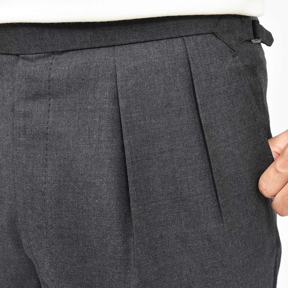 Fumiya Hirano THE TROUSERS フミヤヒラノトラウザーズ ウール サキソニー サイドアジャスター 2インプリーツ ドレスパンツ REGENT