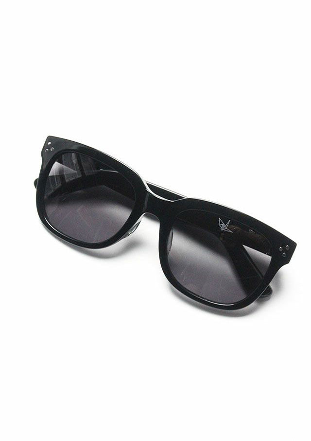 ウノピゥウノウグァーレトレ / RETRO SQUARE SUNGLASS SILVER/MRG524-PLT018