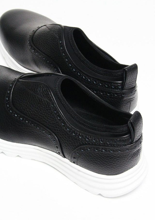 ウノピゥウノウグァーレトレ / CLASSIC NEO SLIP ON/MRG567-COW138