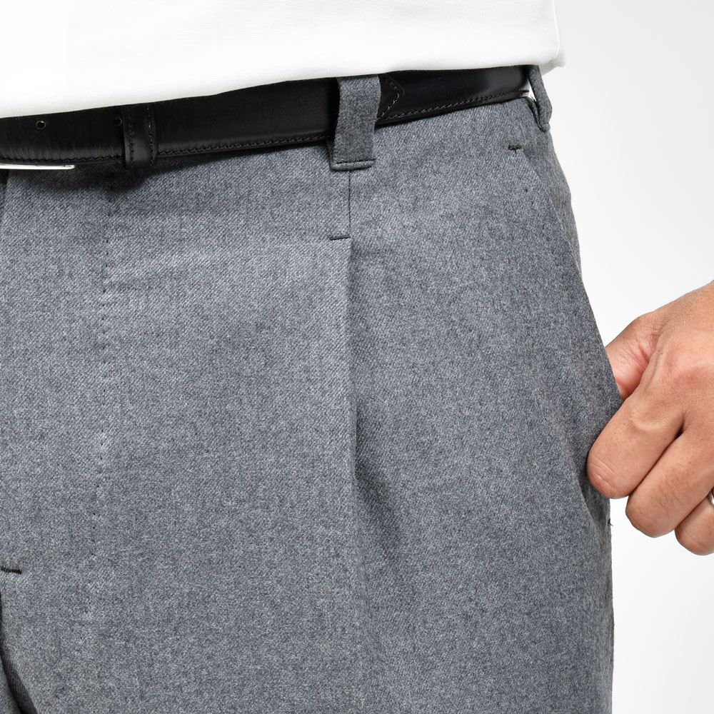 IGARASHI TROUSERS(五十嵐トラウザーズ) ストレッチウールサキソニー1プリーツスリムテーパードパンツ IGT/1OUTP/08500000134