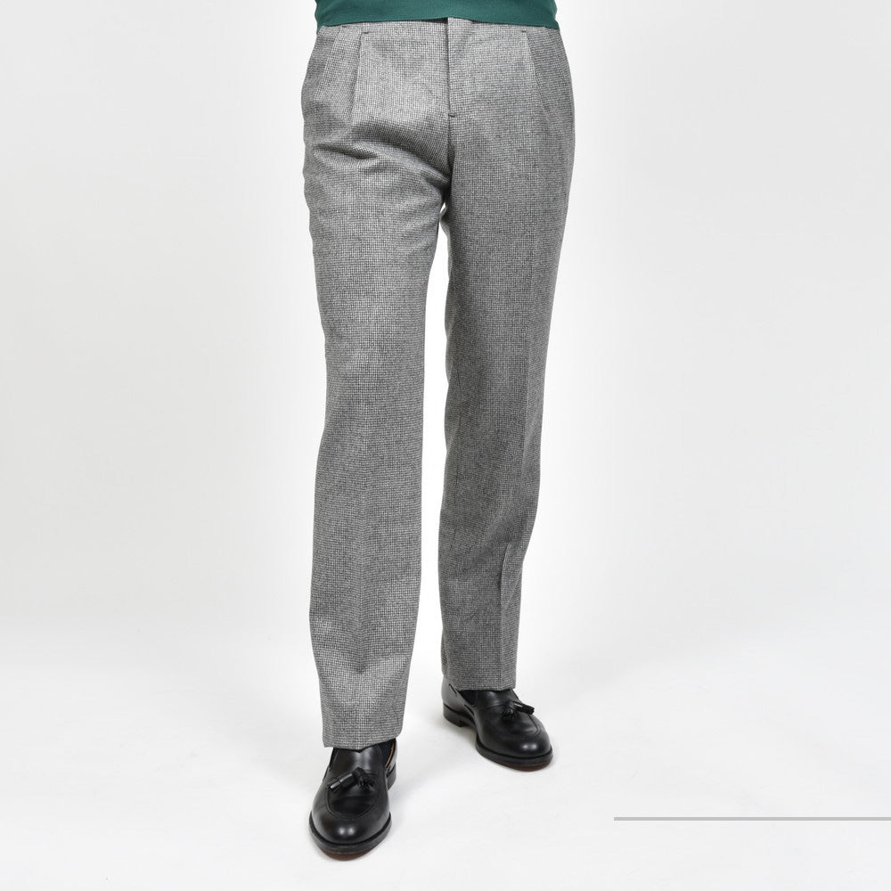 IGARASHI TROUSERS(五十嵐トラウザーズ) ウールフランネルハウンドトゥース2プリーツサイドアジャスターテーパードパンツ IGT/2OUTP/M6400