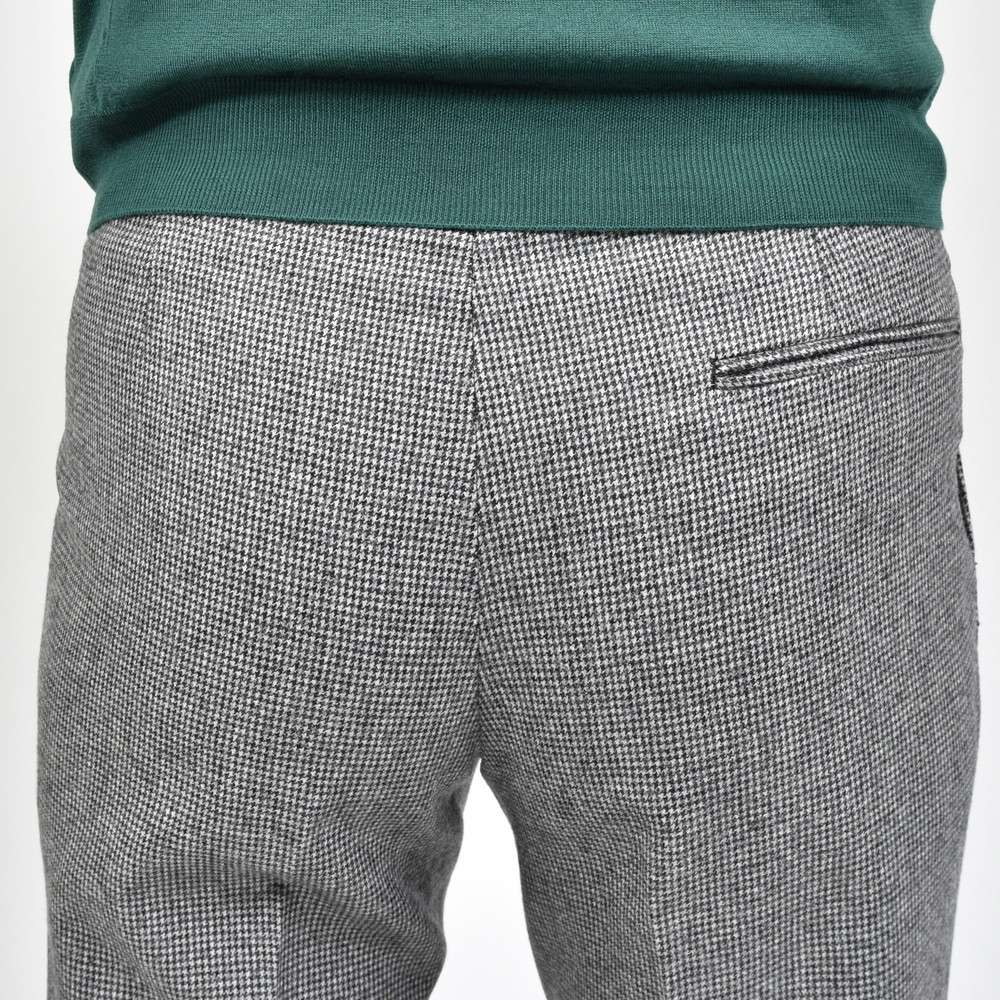 IGARASHI TROUSERS(五十嵐トラウザーズ) ウールフランネルハウンドトゥース2プリーツサイドアジャスターテーパードパンツ IGT/2OUTP/M6400