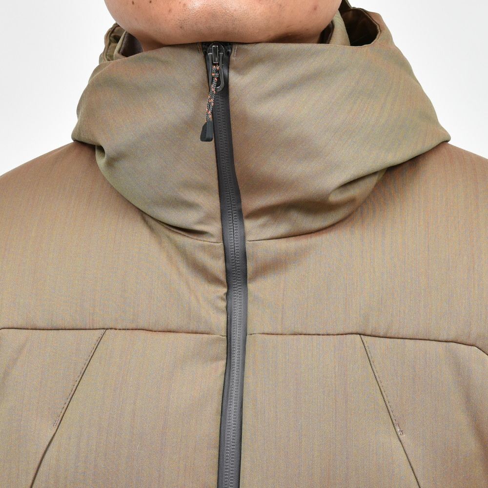 SEASE(シーズ) NORDEND DOWN JACKET ウォーターレペレントウールナイロンヘリンボーンソラーロダウンフーディーブルゾン OJ053TN