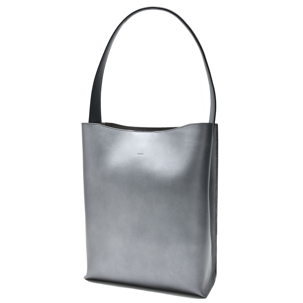 FARO(ファーロ) スムースレザーショルダーバッグ Calma Shoulder Medium/F2431B503