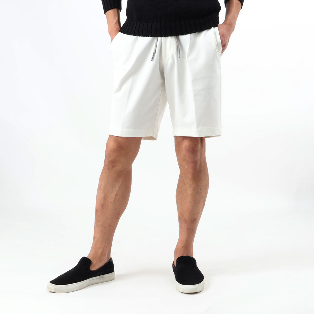 身長183cm/体重72kg・サイズ48<br>