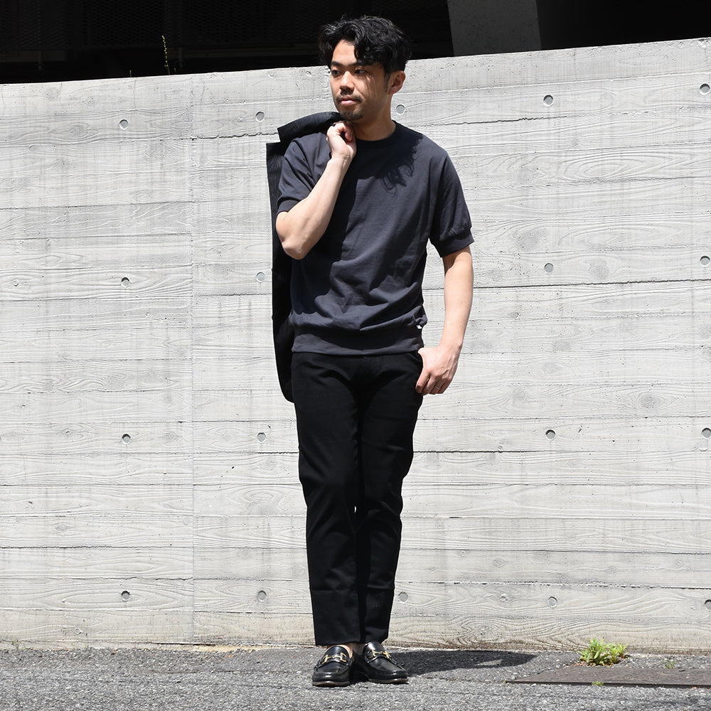 身長167cm・体重62kg、着用サイズ42