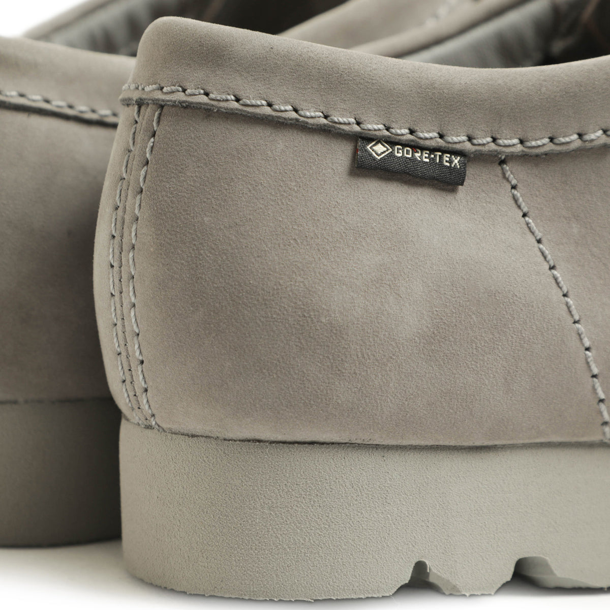 クラークス / Wallabee GTX / 防水 ヌバックスエードレザー シューズ / 26149449 / 26180662 / グレー