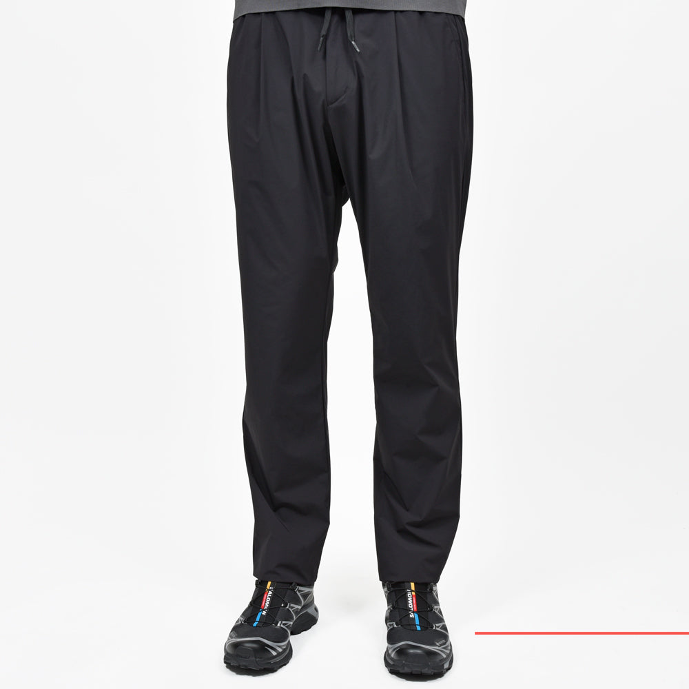 HERNO(ヘルノ) FUNCTIONAL WARDROBEファンクショナルワードローブ ウォーターレペレントストレッチナイロン1プリーツシャーリングパンツ PT000077U-12691Z