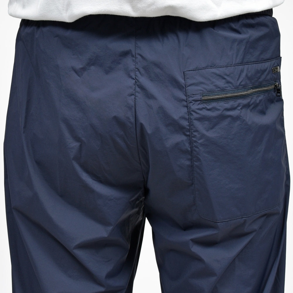 HERNO(ヘルノ) RESORTリゾート ストレッチナイロン1プリーツシャーリングパンツ(パッカブル) PT00002UR-12431SZ
