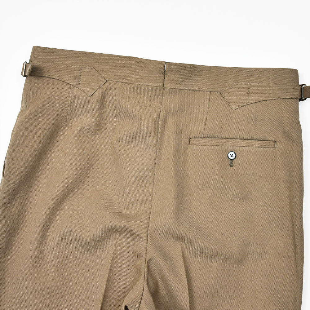 Fumiya Hirano THE TROUSERS(フミヤヒラノトラウザーズ) MADDOX ウール サキソニー サイドアジャスター 2インプリーツパンツ