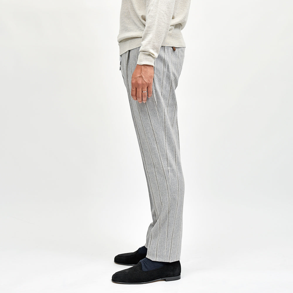 PT TORINO(ピーティー トリノ) ヴァージンウールカシミヤ ストレッチ ライトフランネル ストライプ 1プリーツシャーリングパンツ SOFT FIT/TO02
