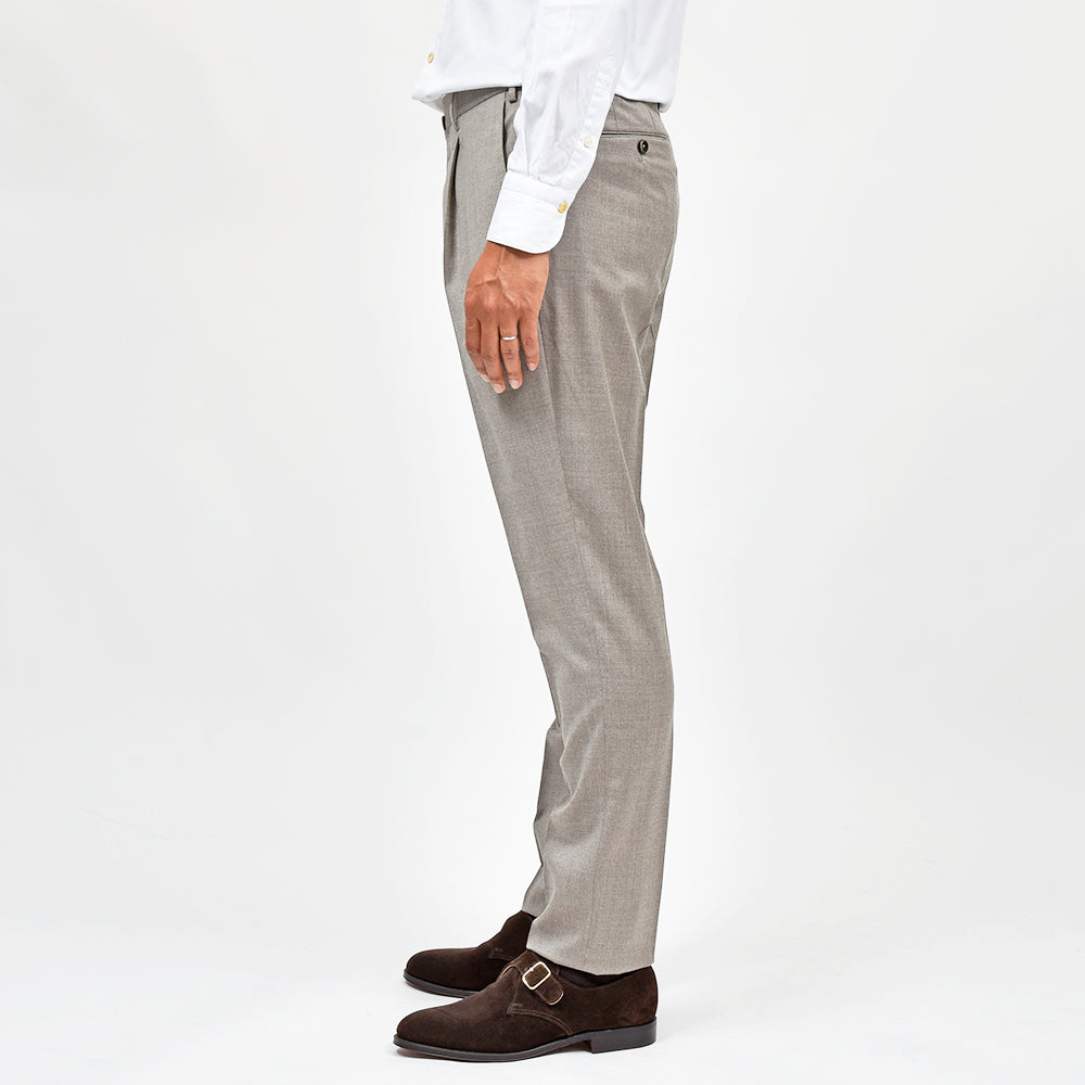 PT TORINO(ピーティー トリノ) Super110'S ヴァージンウール ストレッチ ライトフランネル 1プリーツドレスパンツ GENTLEMAN FIT/CM13