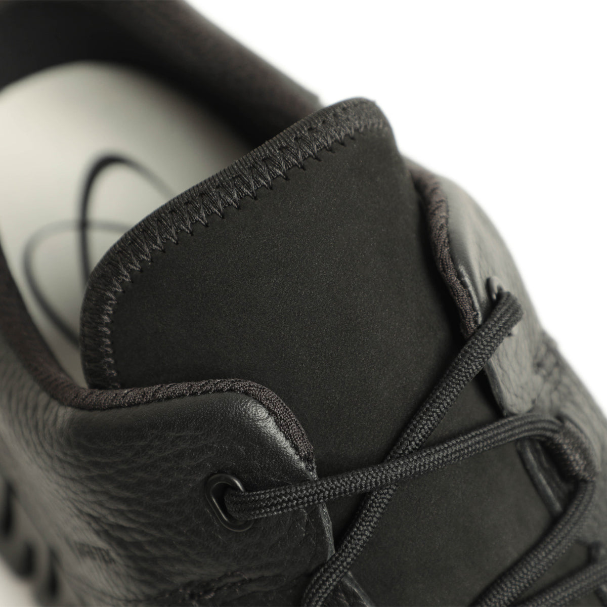 エコー / ヌバック レザー レースアップ 厚底スニーカー / GORE-TEX / GRUUV M 525224 01001 / ブラック