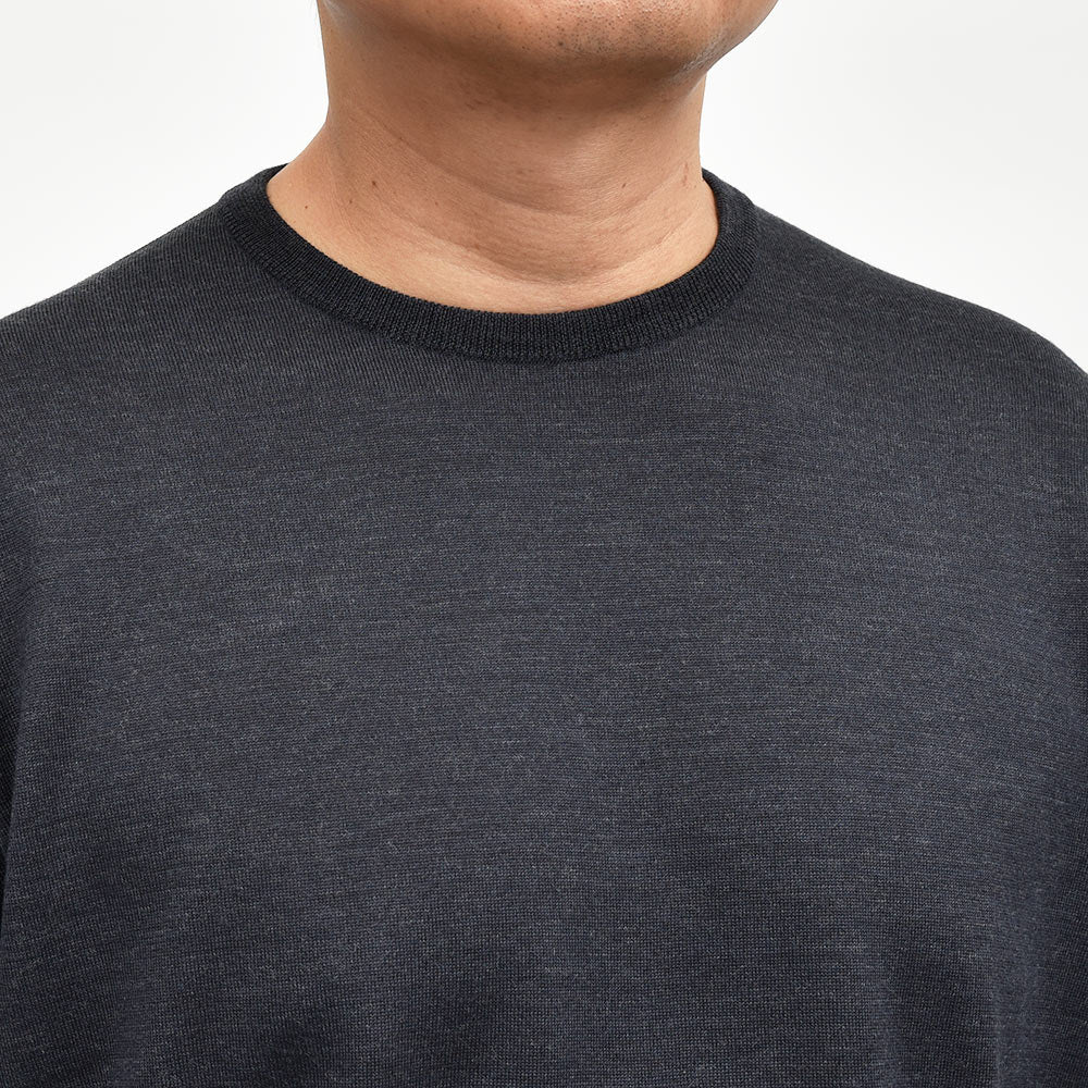 JOHN SMEDLEY(ジョンスメドレー) SCANLAN エクストラファインメリノウール 30ゲージ クルーネックニット MODERN FIT
