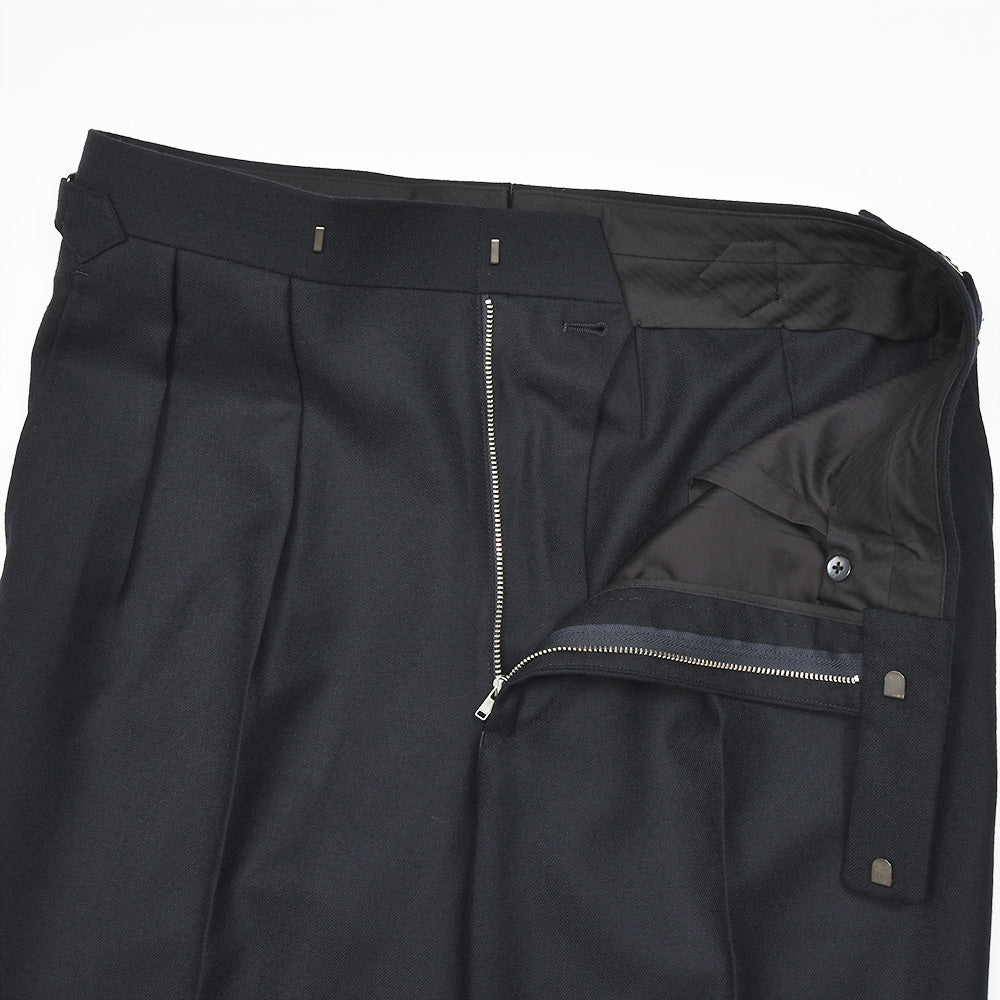 Fumiya Hirano THE TROUSERS(フミヤヒラノトラウザーズ) REGENT II ウール サキソニー セットアップ対応 サイドアジャスター 2インプリーツ ドレスパンツ