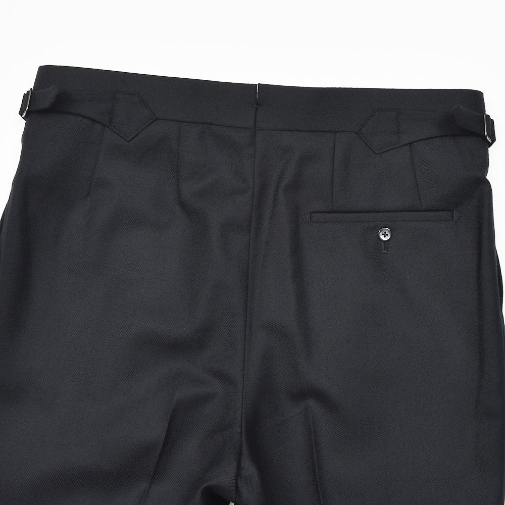 Fumiya Hirano THE TROUSERS(フミヤヒラノトラウザーズ) REGENT II ウール サキソニー セットアップ対応 サイドアジャスター 2インプリーツ ドレスパンツ