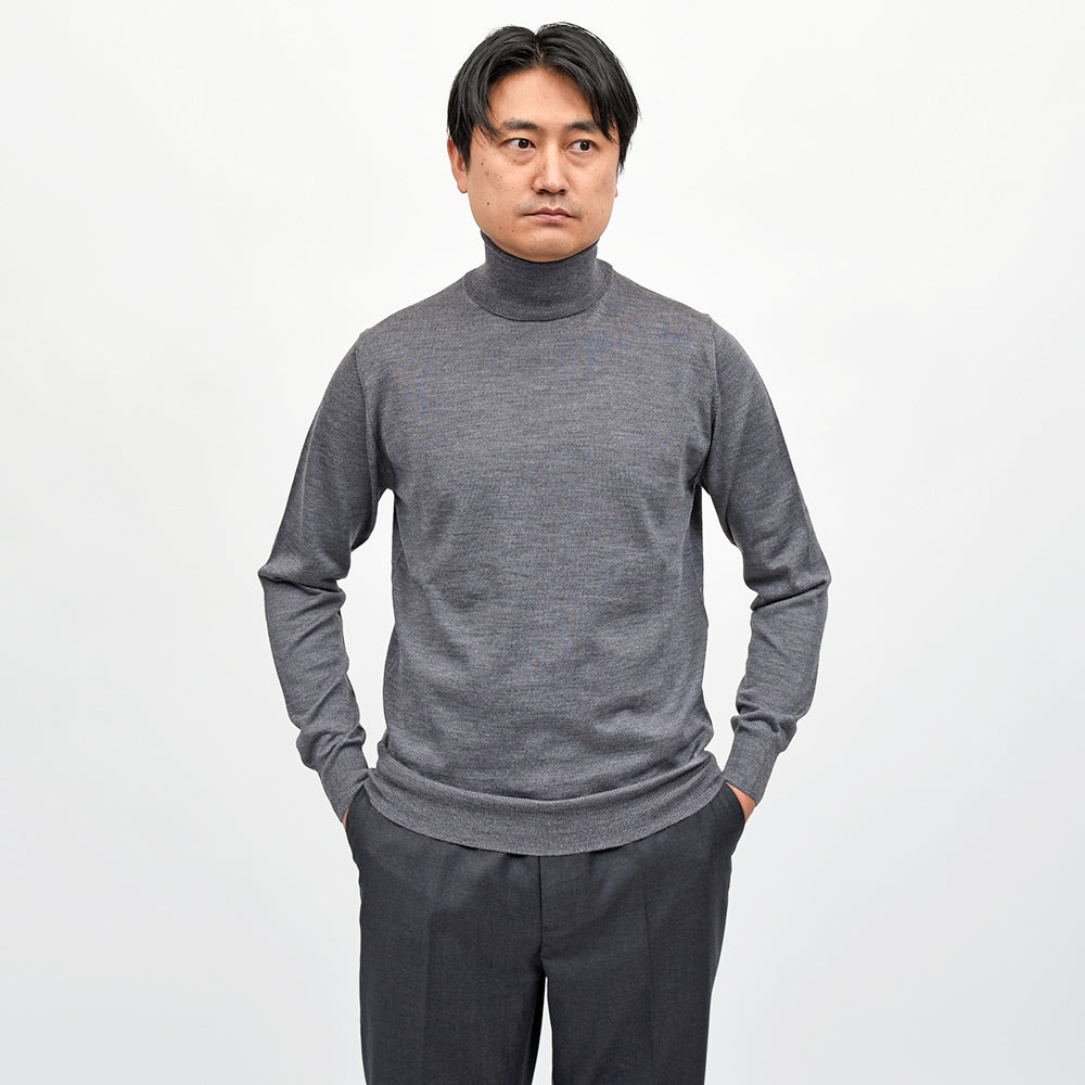 morgano(モルガーノ) エクストラファインメリノウール 12ゲージ タートルネックニット