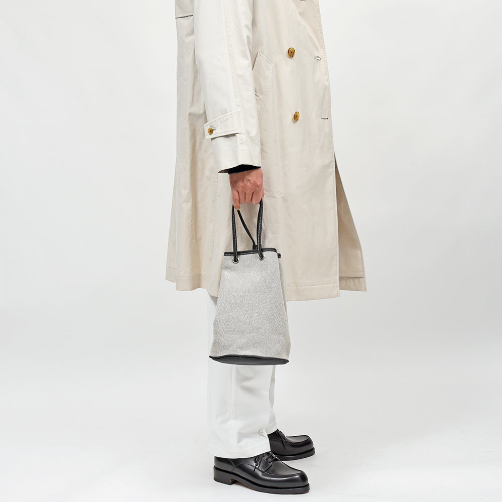 Charles et Charlus(シャルル エ シャルリュス) Escala グレインレザー×キャンバス ドローストリングバッグ