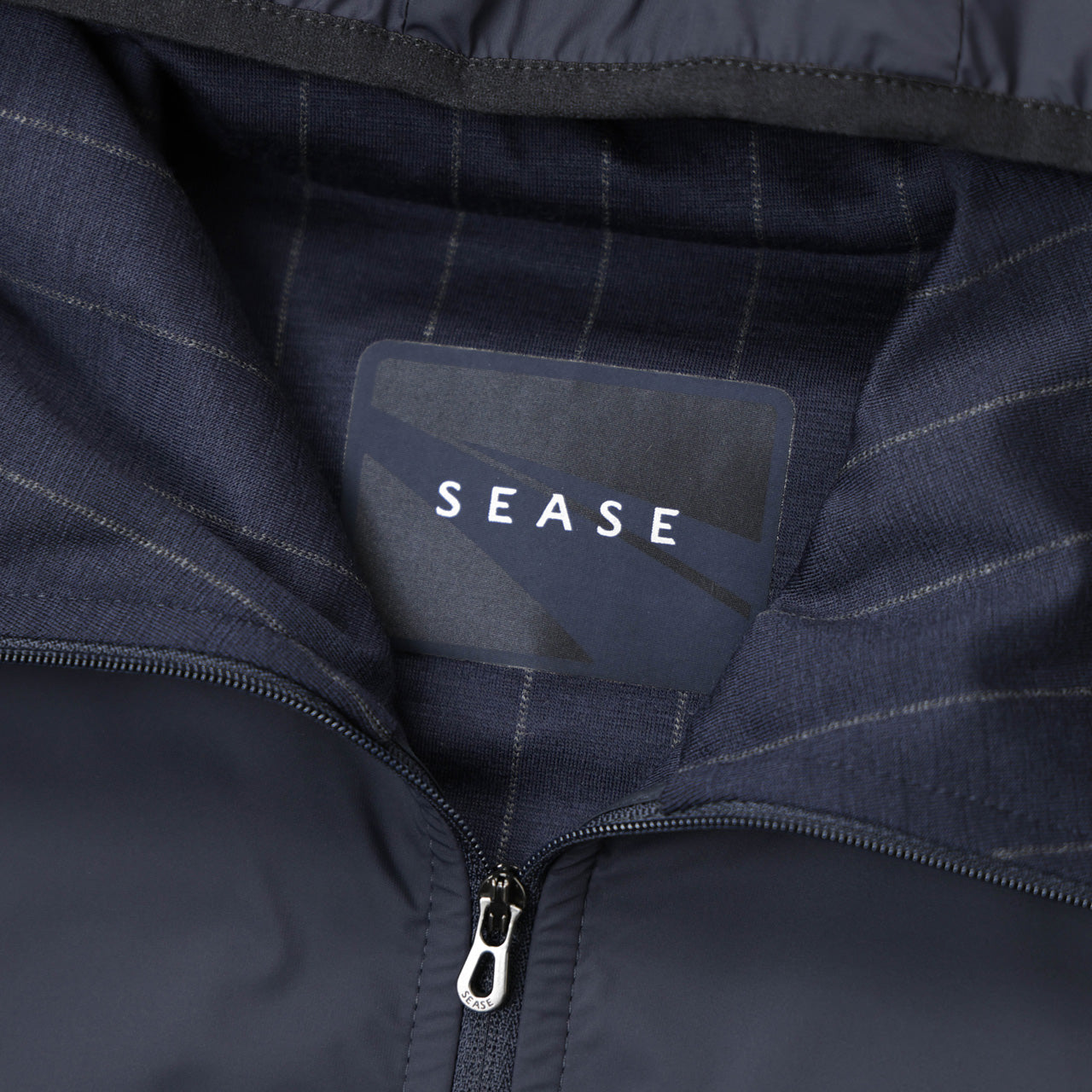 シーズ / ウール ナイロン ストレッチ ジップアップ パーカー / ZIPPED HOODIE HYBRID / WH049 TJ232 / ネイビー