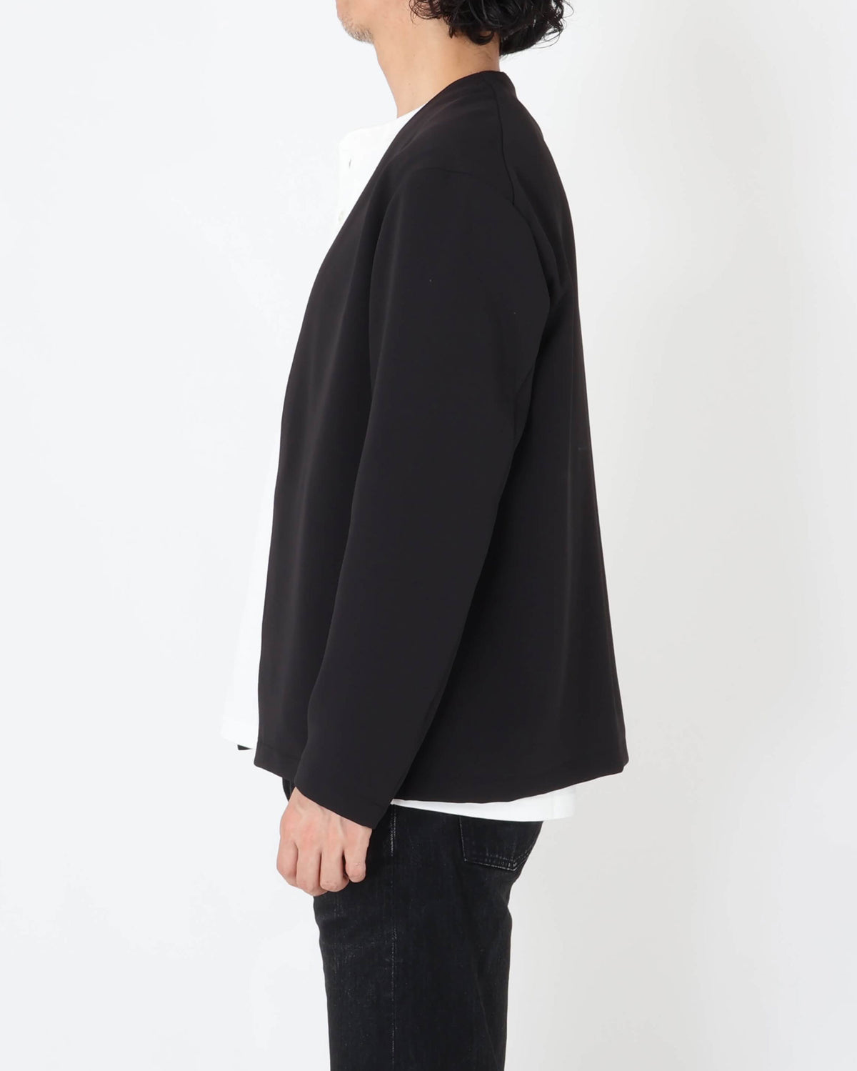 イスピラ / BL-IS-AS-0-001 ボタンレスCARDIGAN / ブラック
