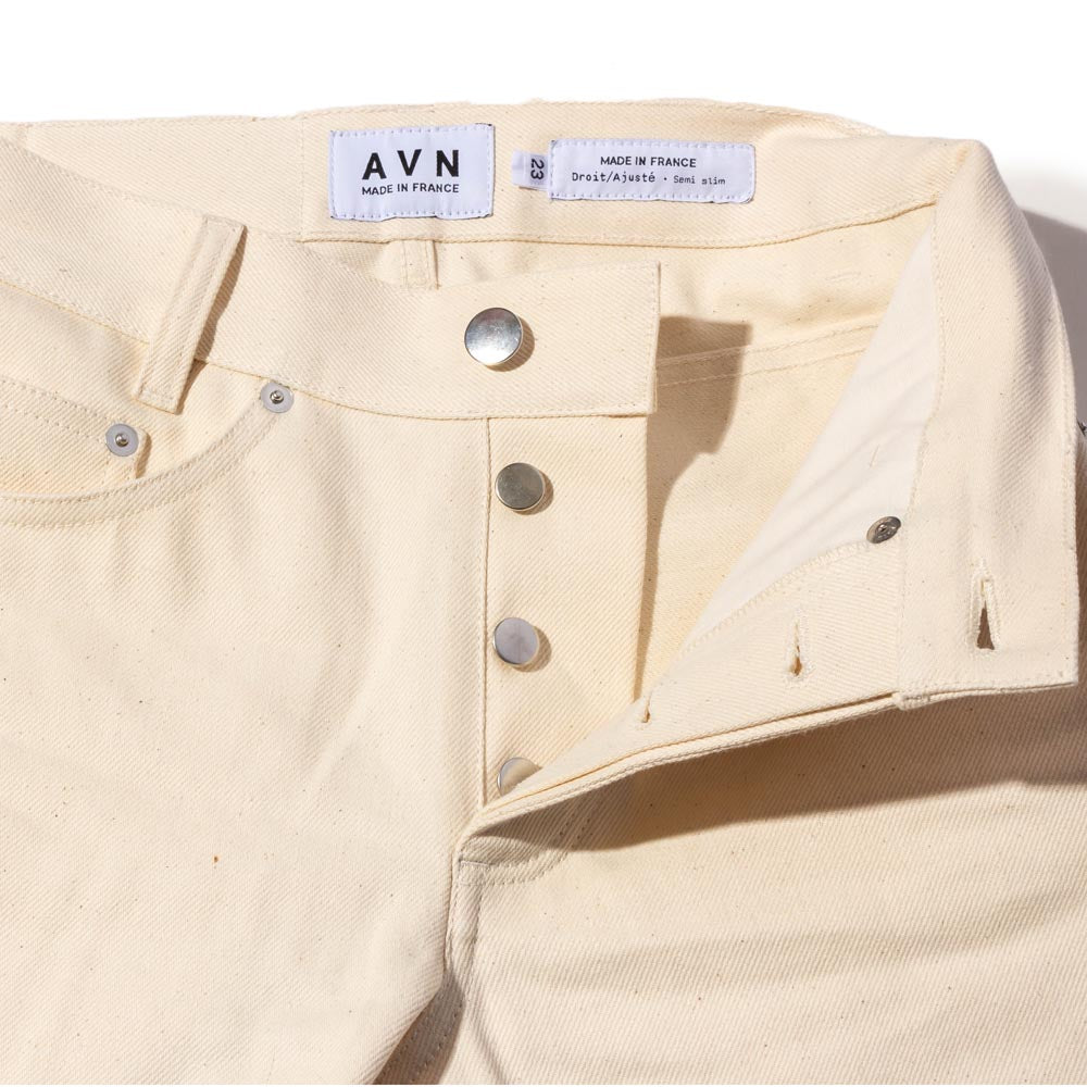 AVN(エーブイエヌ)<BR>SemiSlim ワンウォッシュコットン スリムストレートパンツ