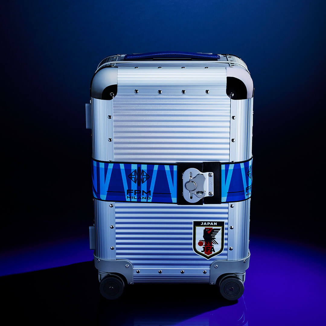 FPM Milano、SAMURAI BLUEの移動を支える——JFAとオフィシャルトラベルケースプロバイダー契約を締結