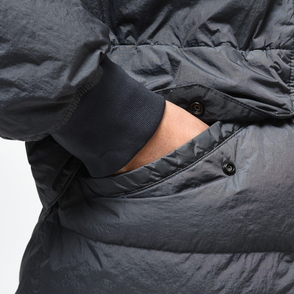STONE ISLAND(ストーンアイランド) ガーメントダイナイロンレップスフーデッドダウンジャケット 79-154-07-23