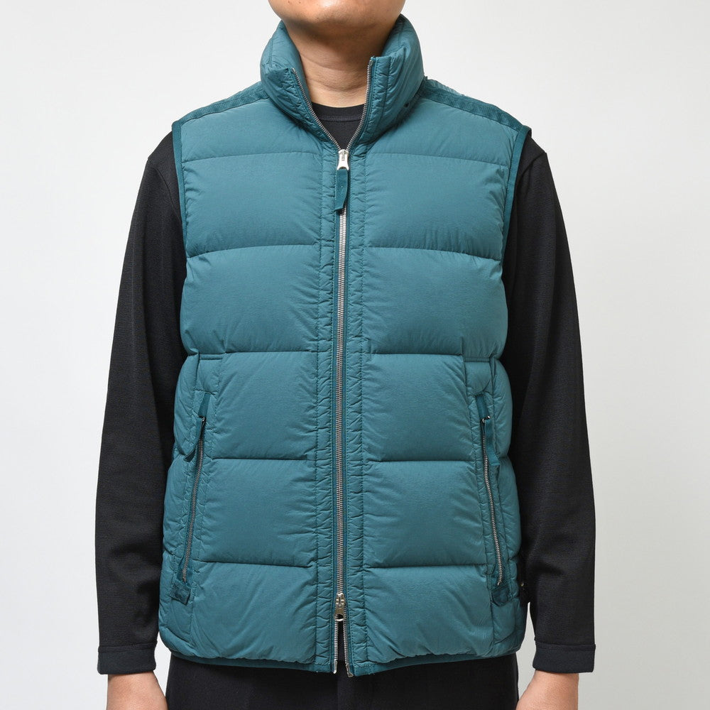 STONE ISLAND(ストーンアイランド) ガーメントダイシームレスダウンベスト 79-15G-14-28