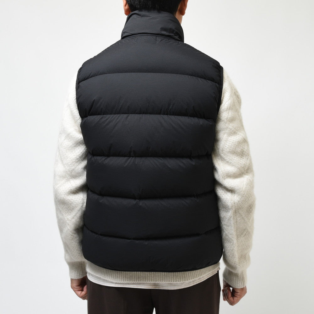 STONE ISLAND(ストーンアイランド) ガーメントダイシームレスダウンベスト 79-15G-14-28