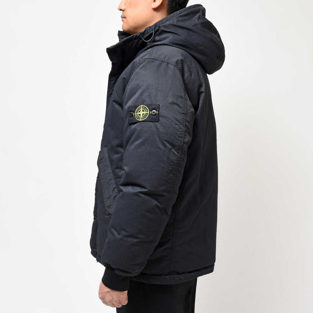 STONE ISLAND(ストーンアイランド)  ガーメントダイナイロンツイルフーデッドダウンジャケット 79-154-25-21