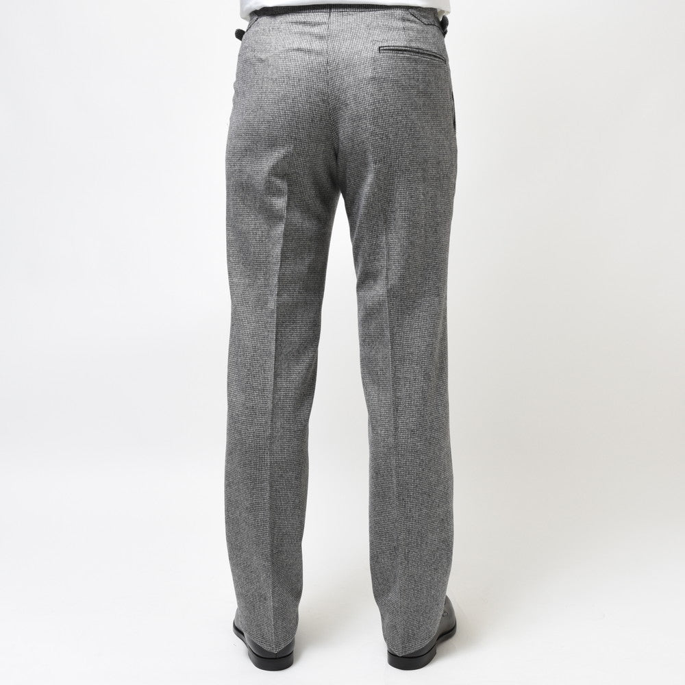 IGARASHI TROUSERS（五十嵐トラウザーズ） ウールフランネルハウンドトゥース2プリーツサイドアジャスターテーパードパンツ IGT/2OUTP/M6400
