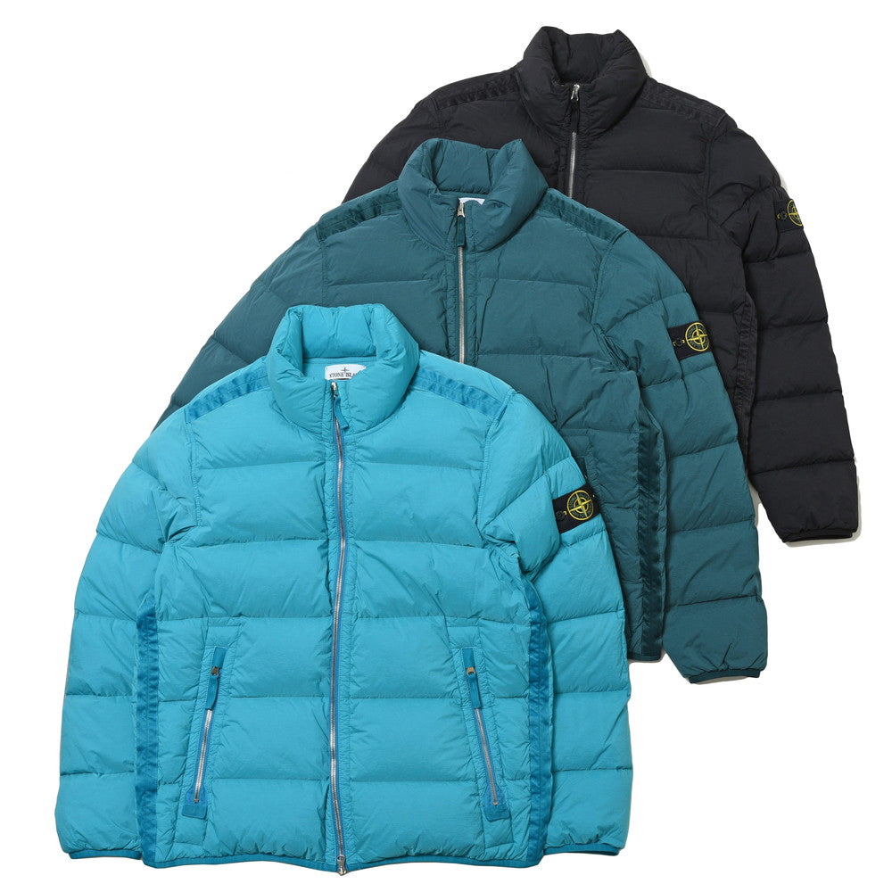 STONE ISLAND(ストーンアイランド) ナイロンストレッチスタンドカラーダウンジャケット 791544028