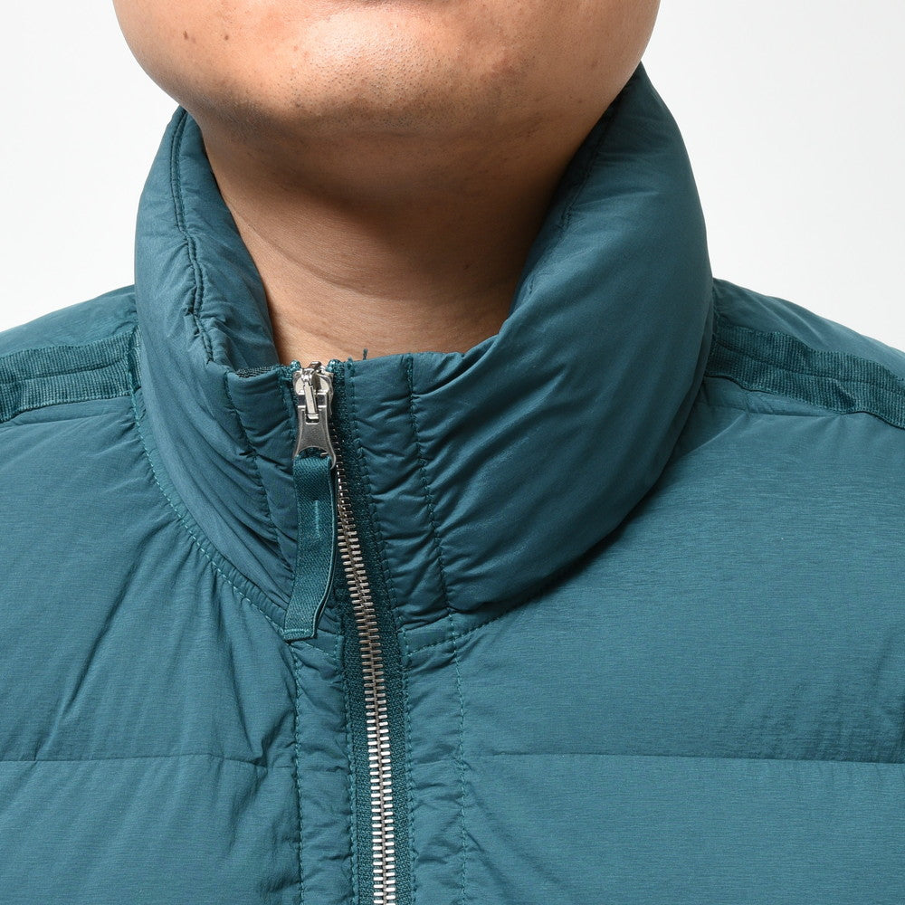 STONE ISLAND(ストーンアイランド) ナイロンストレッチスタンドカラーダウンジャケット 791544028