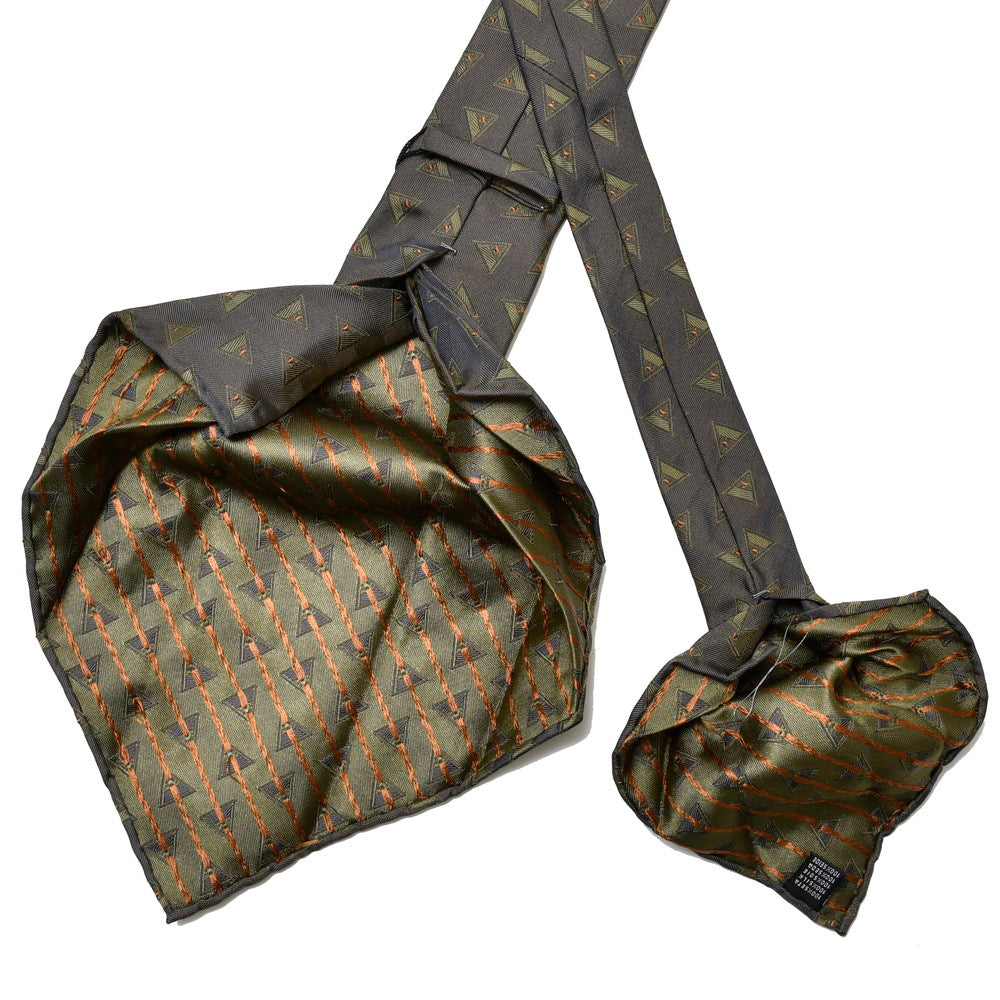 TIE YOUR TIE（タイ ユア タイ） シルクヘリンボーントライアングルジャガードセッテピエゲタイ T972950
