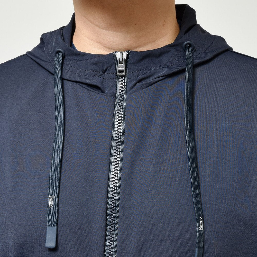 HERNO（ヘルノ） ストレッチナイロンジャージジップフーディー JC000038U-12588S