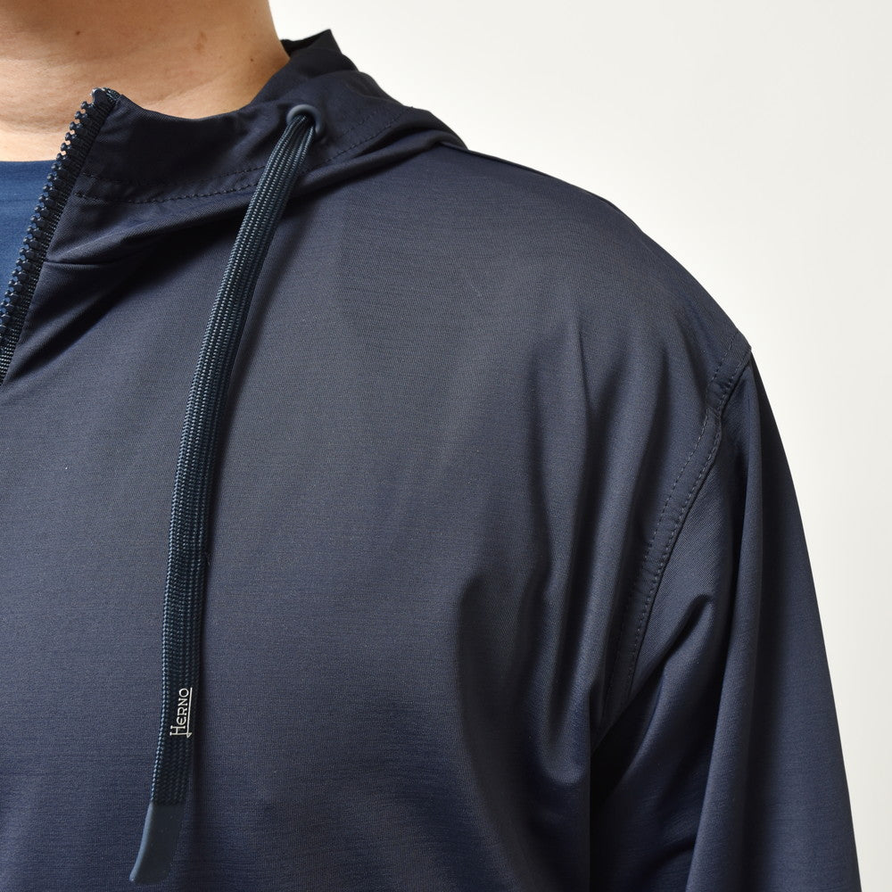 HERNO（ヘルノ） ストレッチナイロンジャージジップフーディー JC000038U-12588S