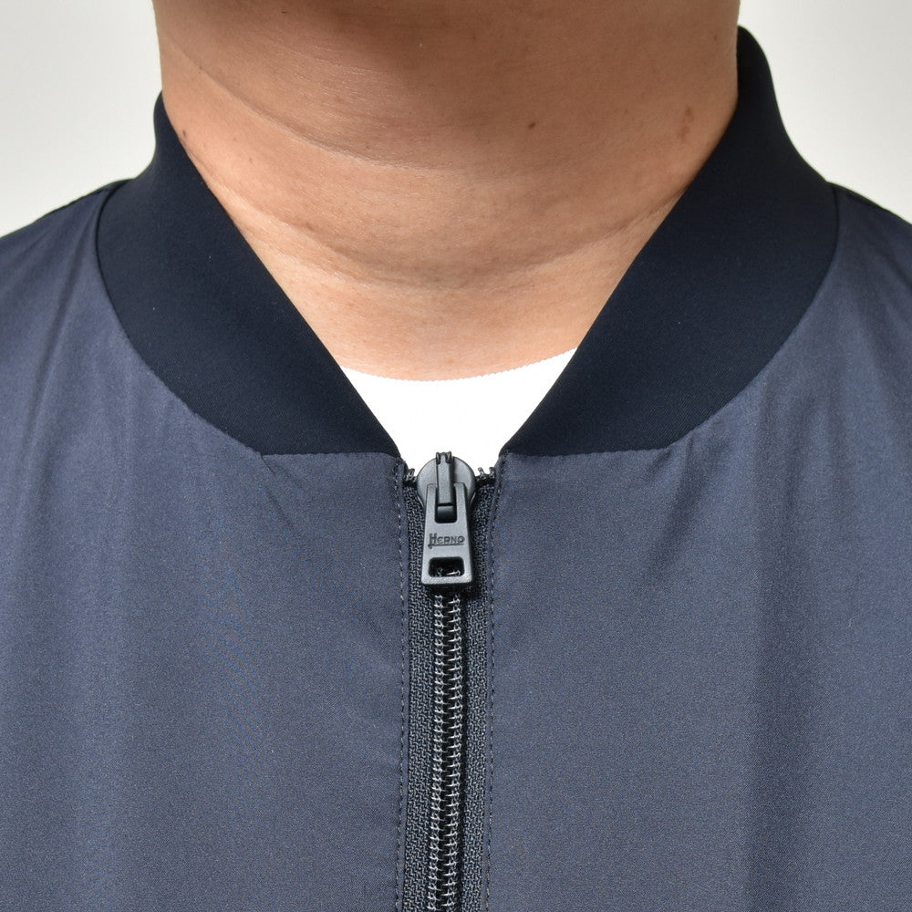 HERNO（ヘルノ） Laminarラミナー 2レイヤーゴアテックスボマーブルゾン GI00091UL-11106