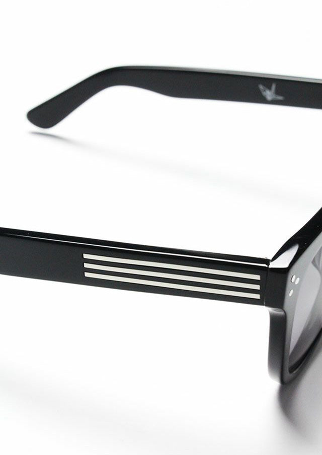 ウノピゥウノウグァーレトレ / RETRO SQUARE SUNGLASS SILVER/MRG524-PLT018