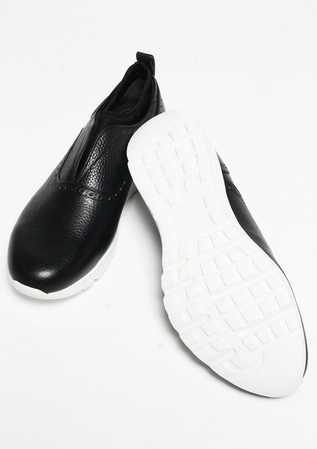 ウノピゥウノウグァーレトレ / CLASSIC NEO SLIP ON/MRG567-COW138