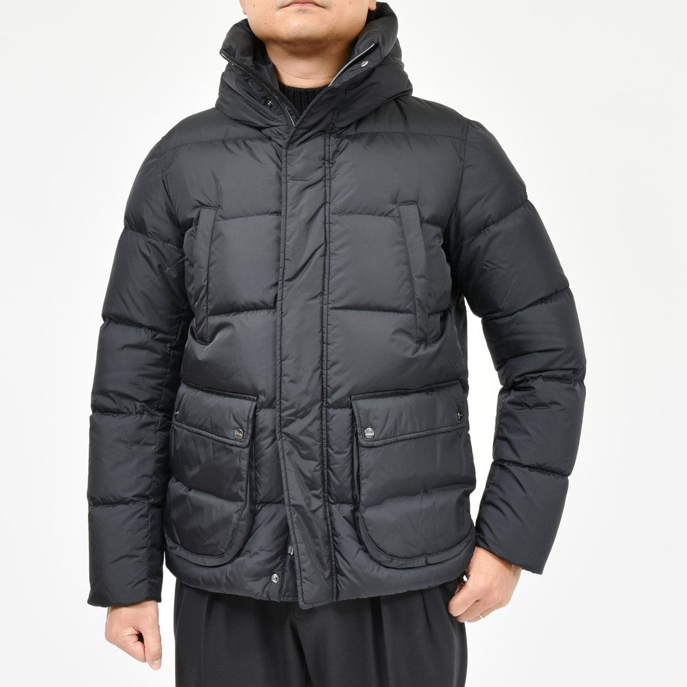 HERNO（ヘルノ） ウォーターレペレントナイロンダウンフーディーブルゾン PI001140U-12004Z