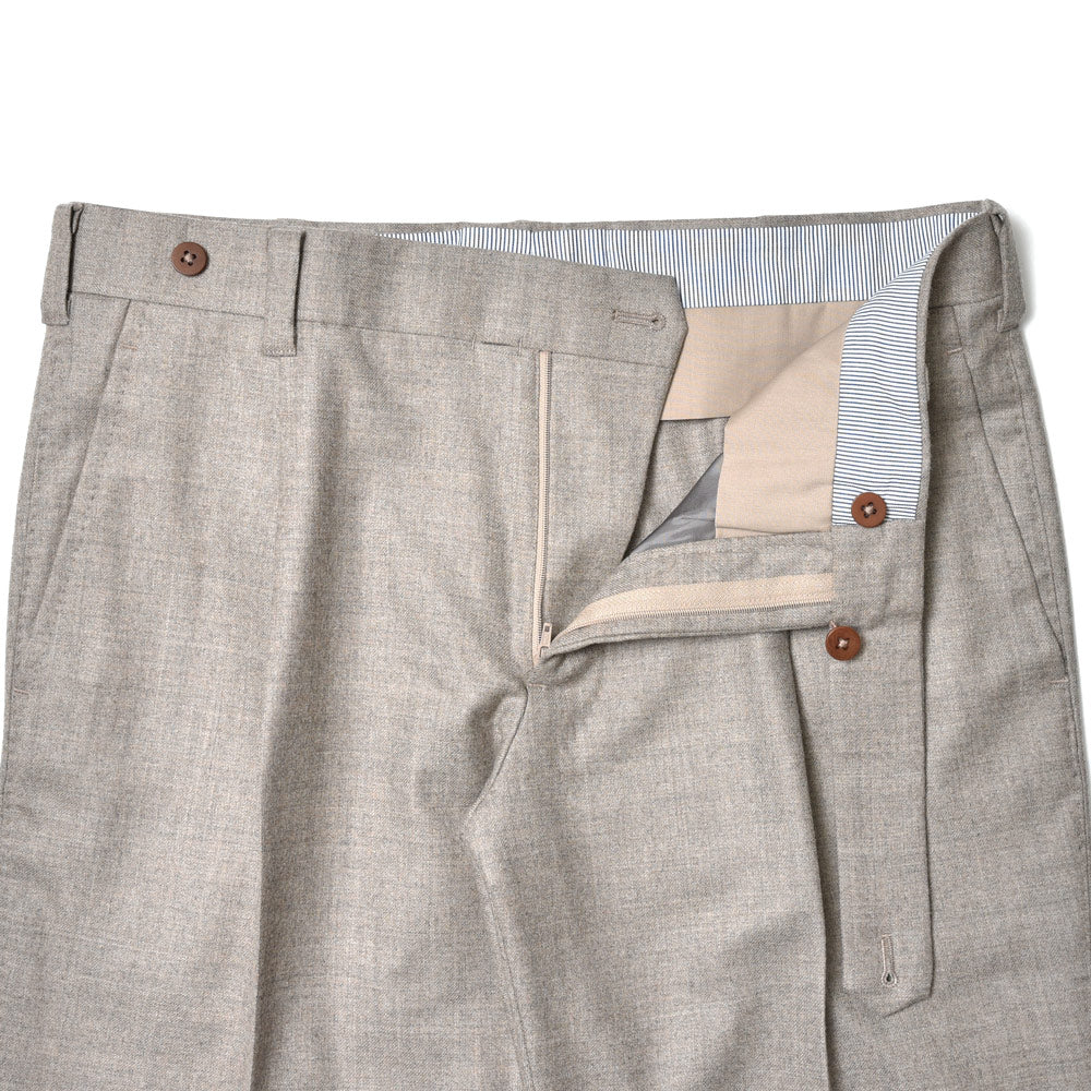 IGARASHI TROUSERS（五十嵐トラウザーズ） ストレッチウールサキソニー1プリーツスリムテーパードパンツ IGT/1OUTP/08500000134
