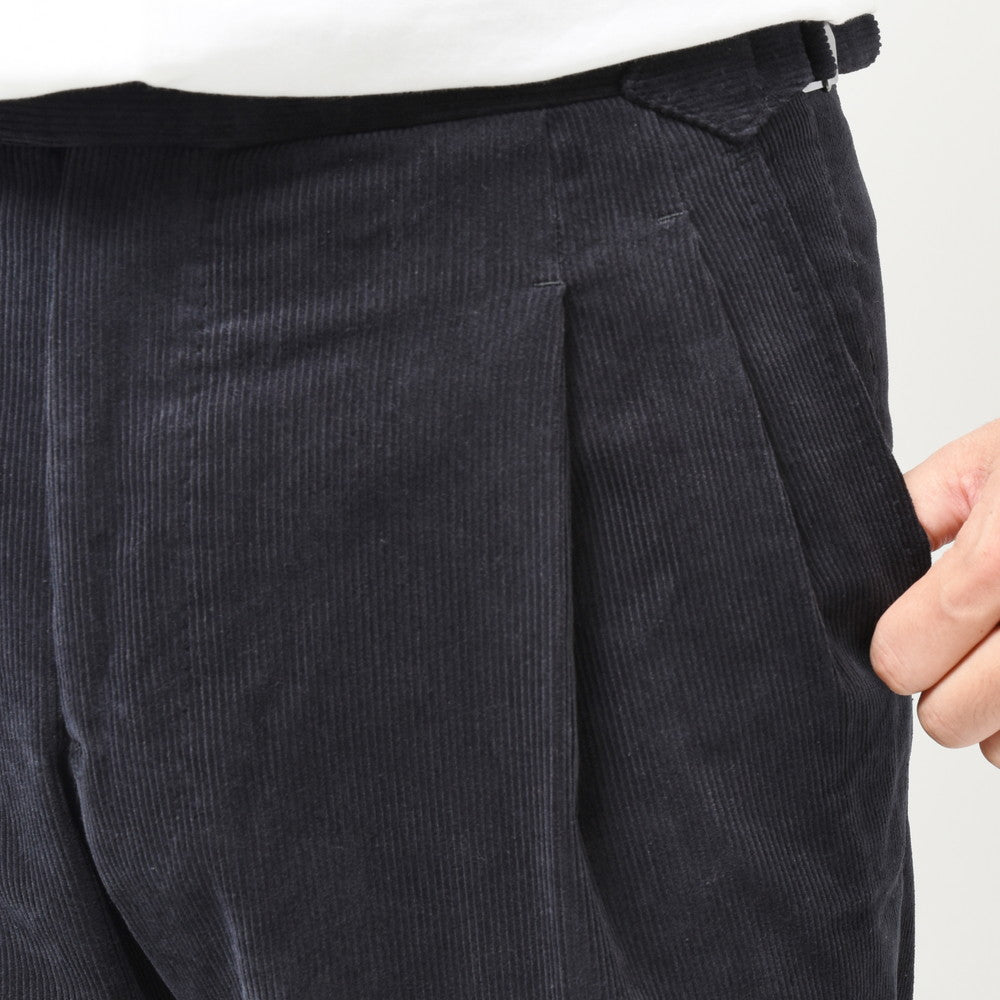 IGARASHI TROUSERS（五十嵐トラウザーズ） コットンコーデュロイ2プリーツサイドアジャスターテーパードパンツ IGT/2OUTP/SB14148