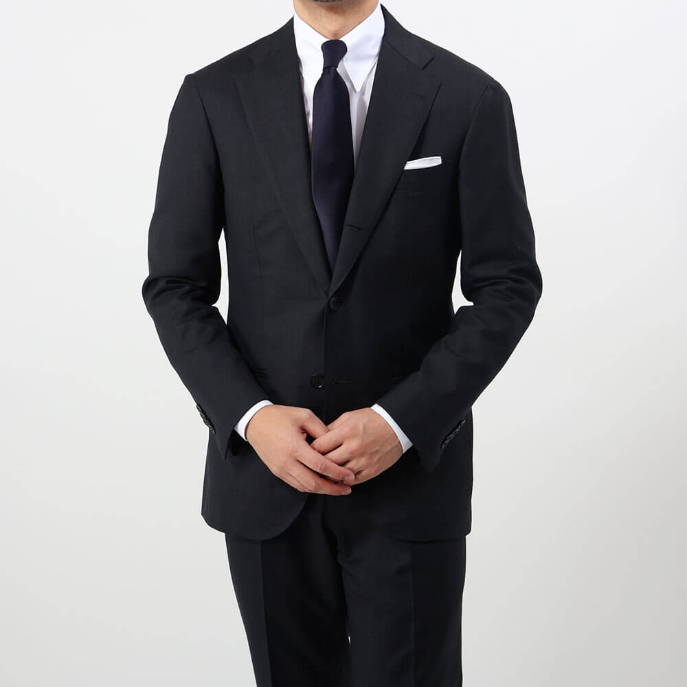 身長167cm・体重61kg/着用サイズ37