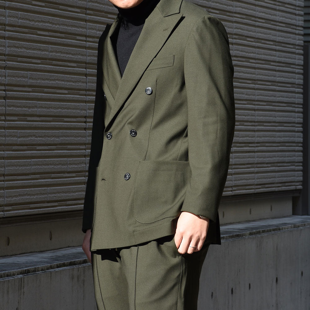 身長174cm/体重70kg・サイズ46着用